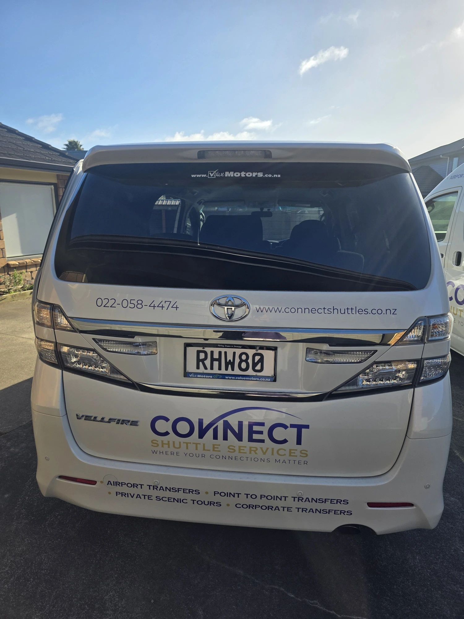 Toyota Vellfire MPV - Rear exterior view