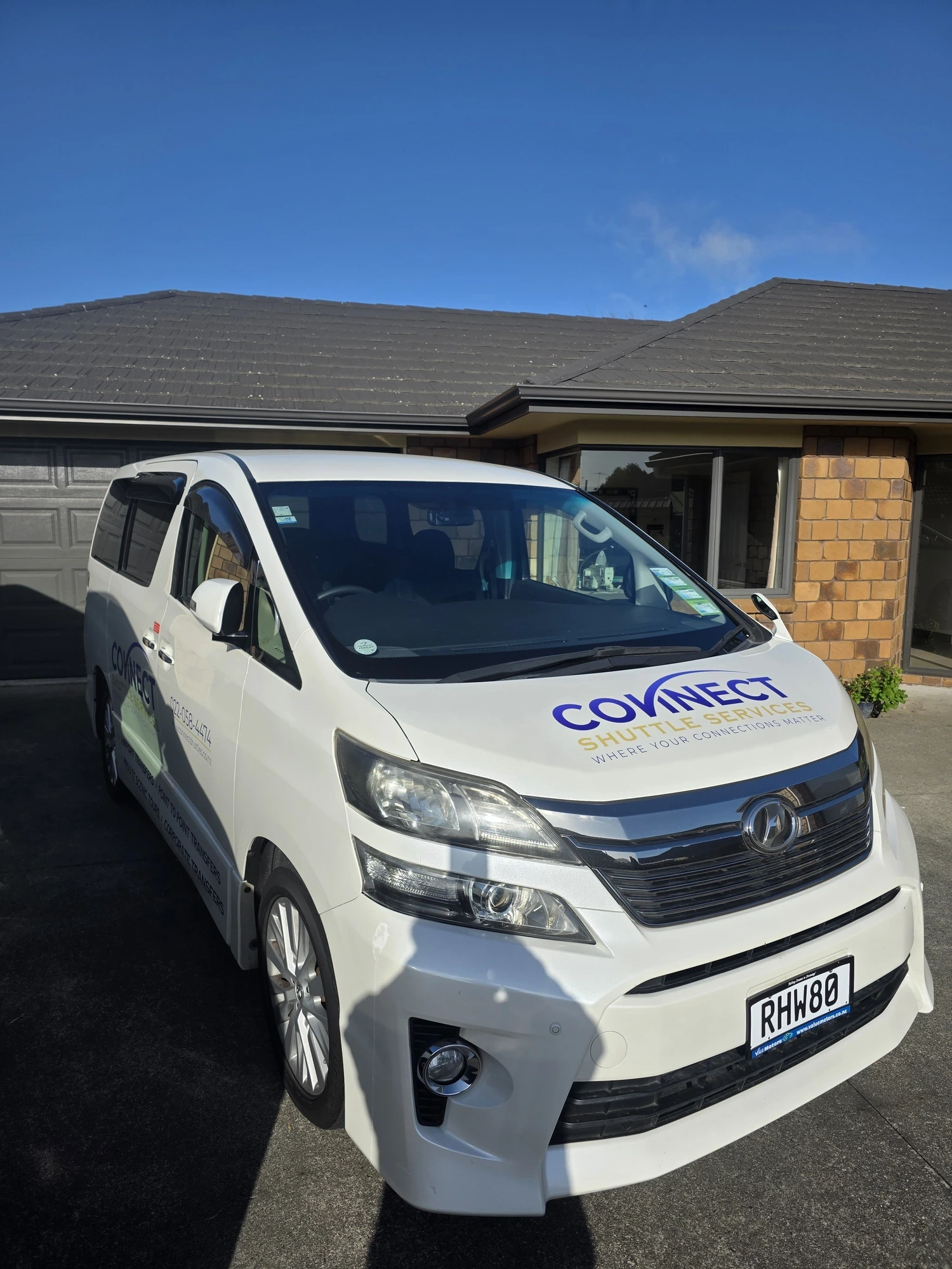 Toyota Vellfire MPV - Luxury interior seating