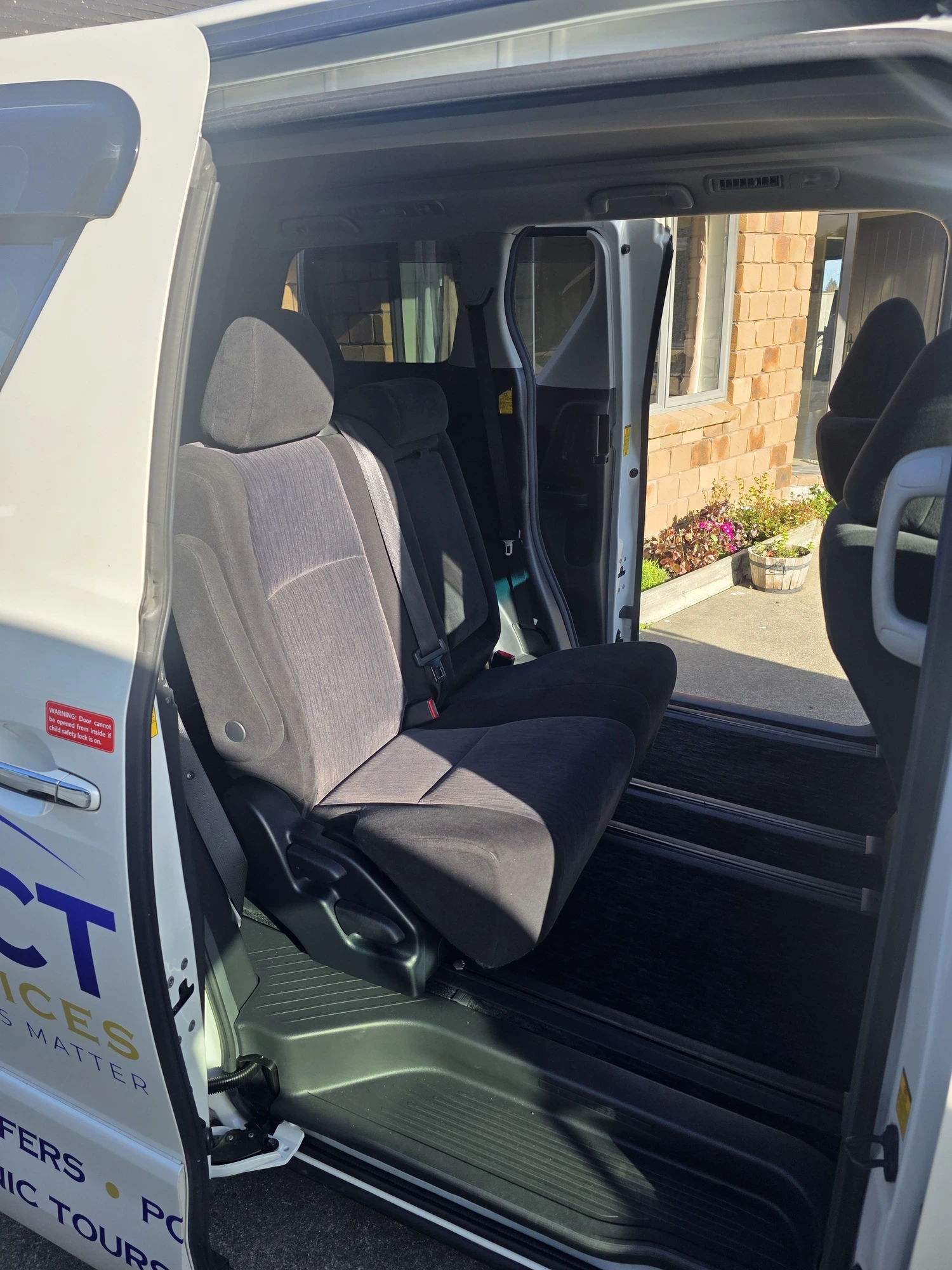 Toyota Vellfire MPV - Interior detail view